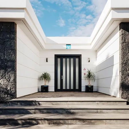 Villa Insignia Femes